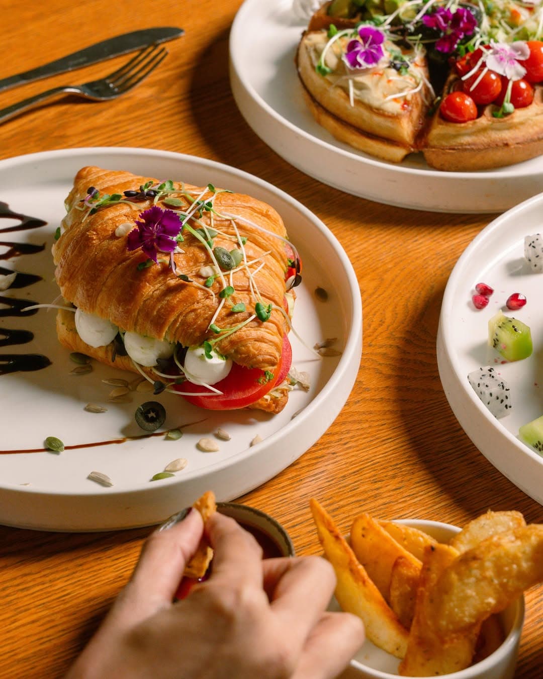 Breakfast at KOMO by Kaffa