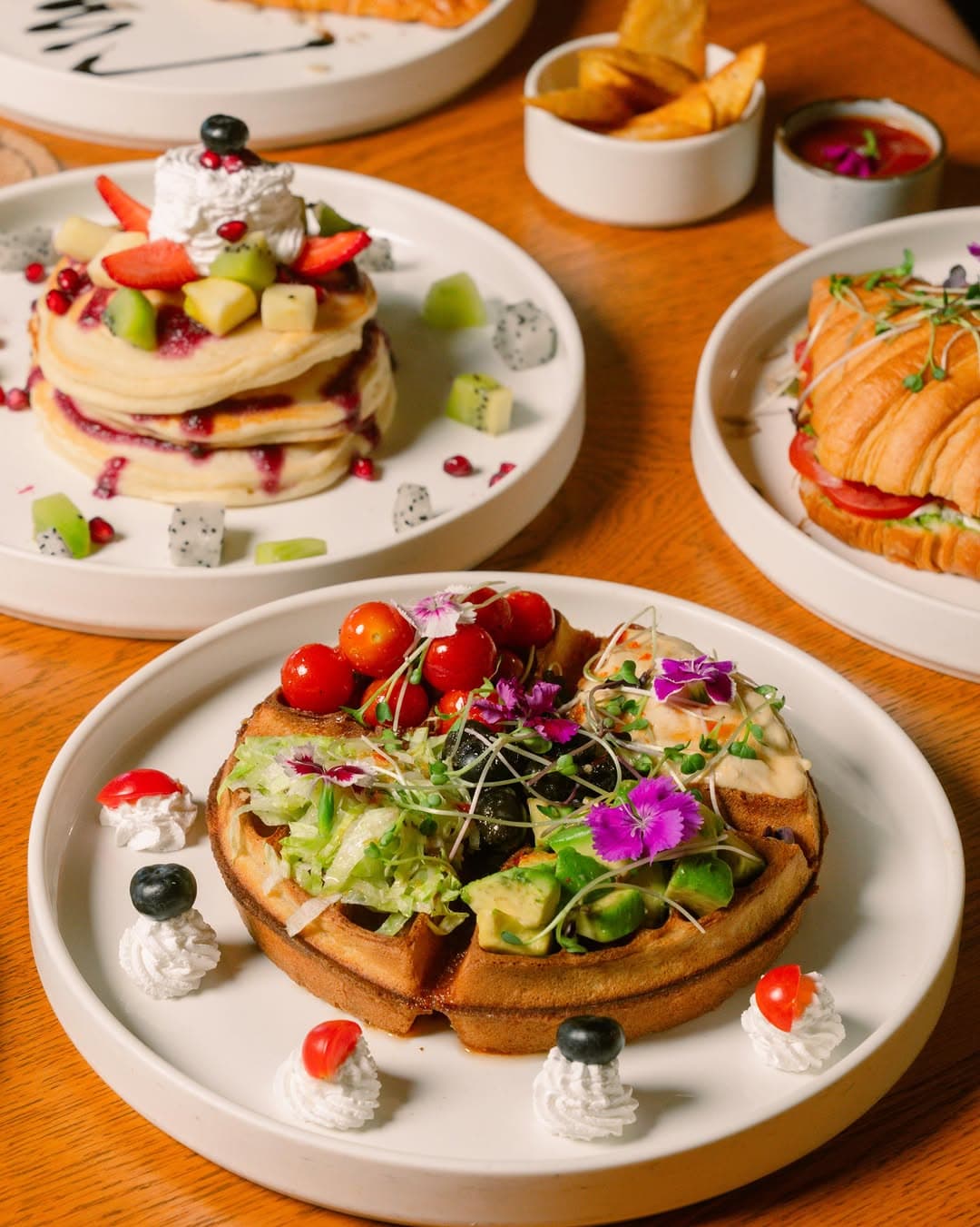 Breakfast at KOMO by Kaffa